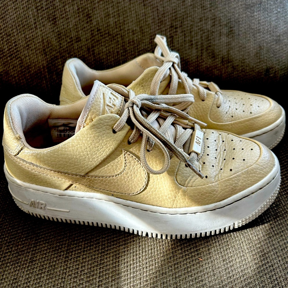 Nike Air Force 1 Sage